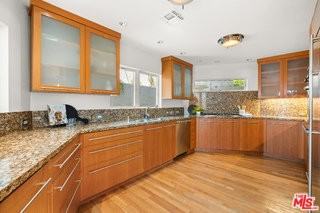 8781 Lookout Mountain Ave - Photo 5 of 8