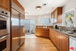 8781 Lookout Mountain Ave - Photo 6 of 8