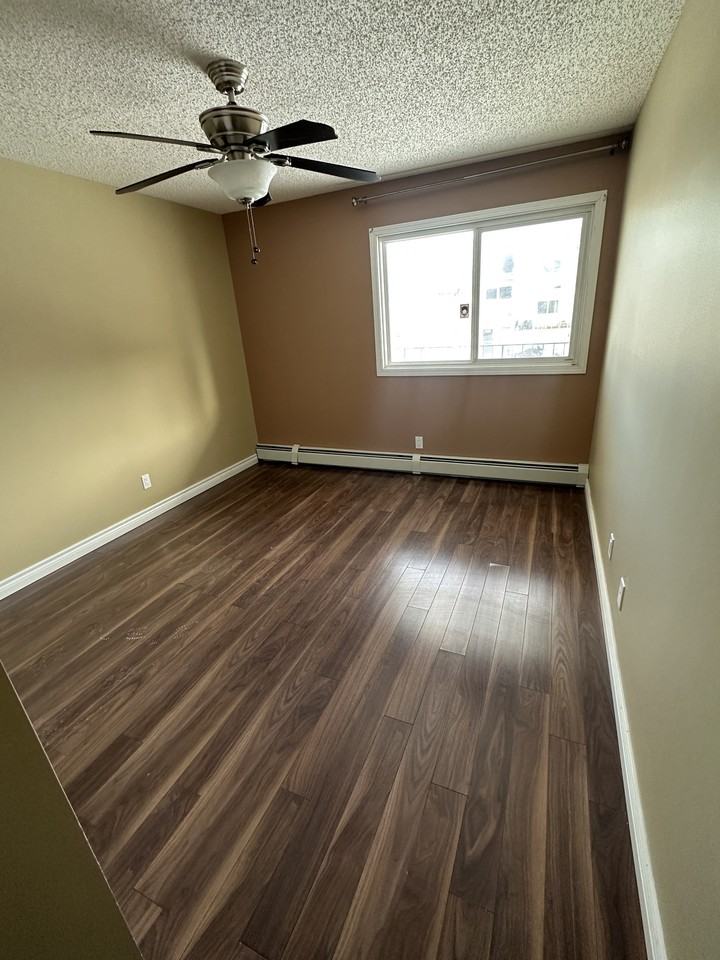 3807 4-3807 76 St Nw - Photo 6 of 13