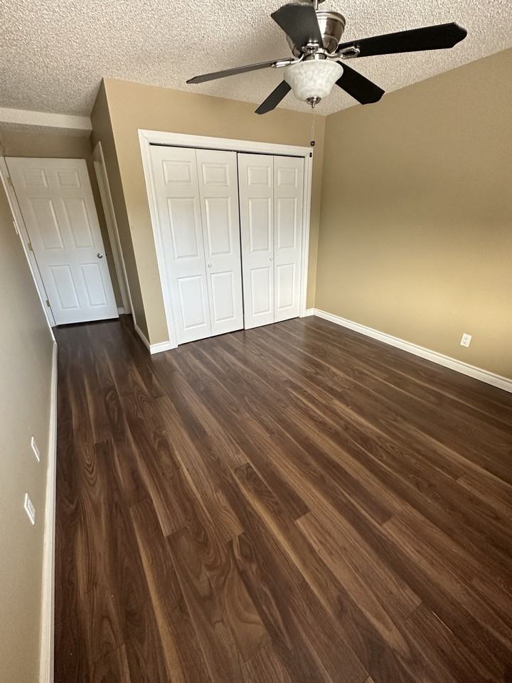 3807 4-3807 76 St Nw - Photo 7 of 13