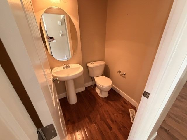 3715 11 St Nw - Photo 4 of 24