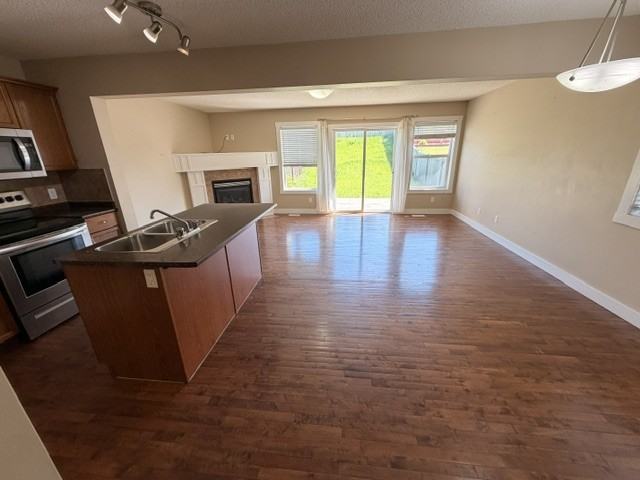 3715 11 St Nw - Photo 5 of 24