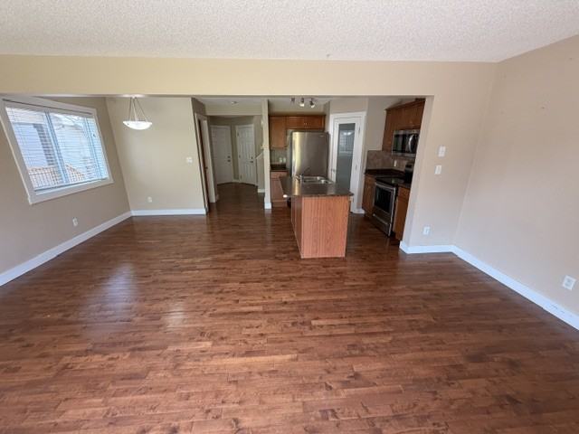 3715 11 St Nw - Photo 6 of 24