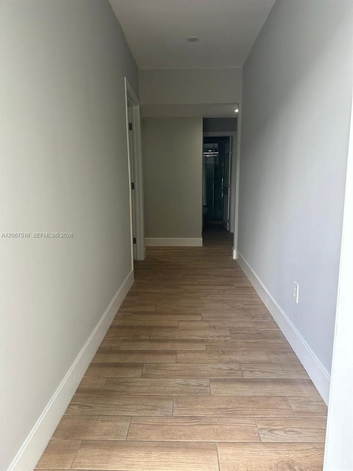 15 Nw 31st Ave - Photo 2 of 8