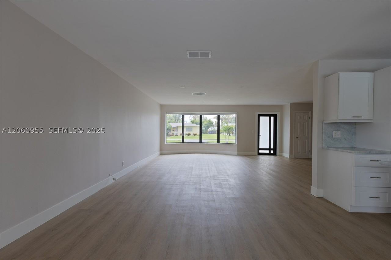 4115 Madison St - Photo 4 of 31