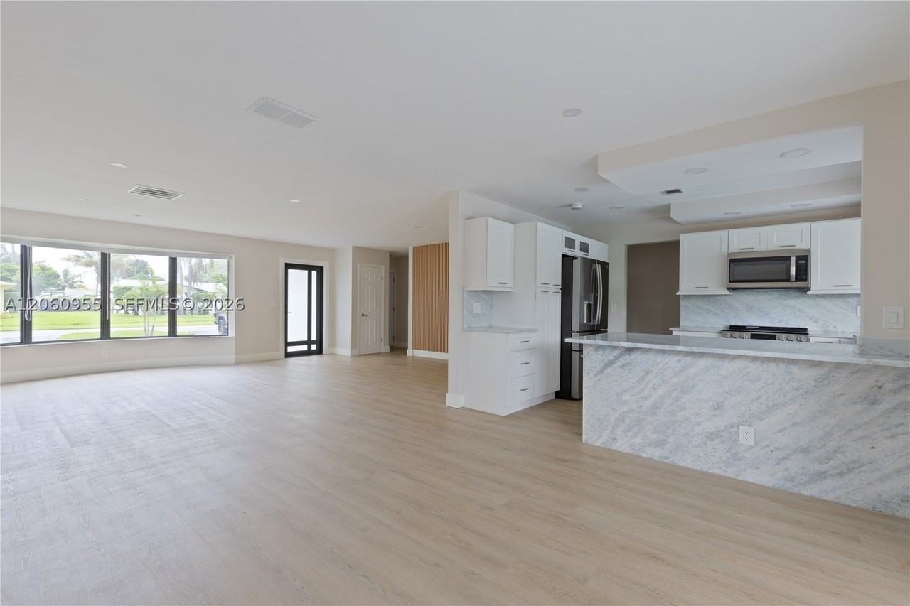4115 Madison St - Photo 5 of 31