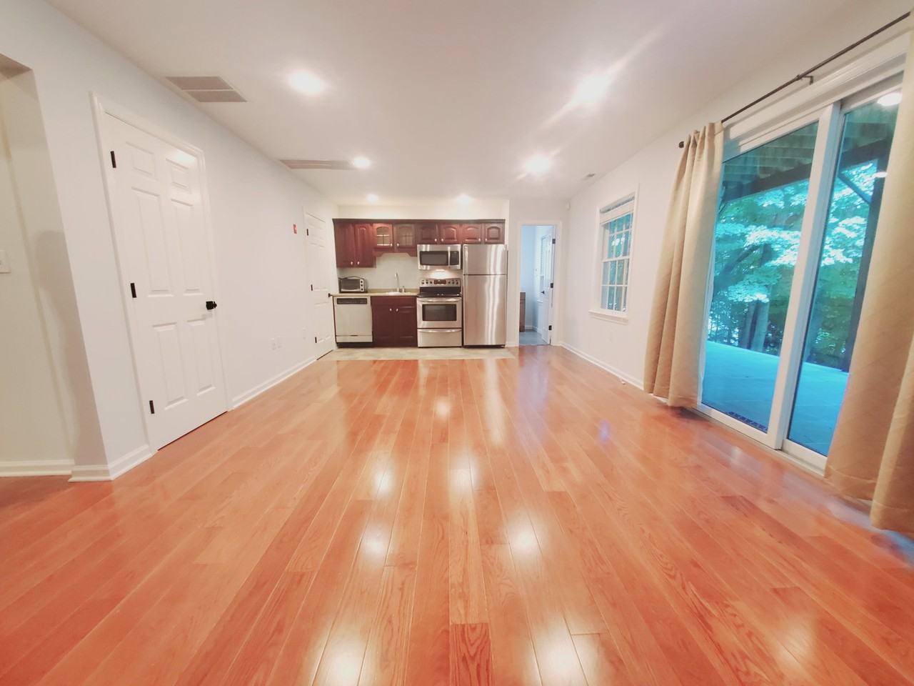 12 Hickory Dr #B - Photo 2 of 8
