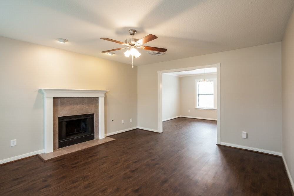 501 Hunters Ln - Photo 4 of 15
