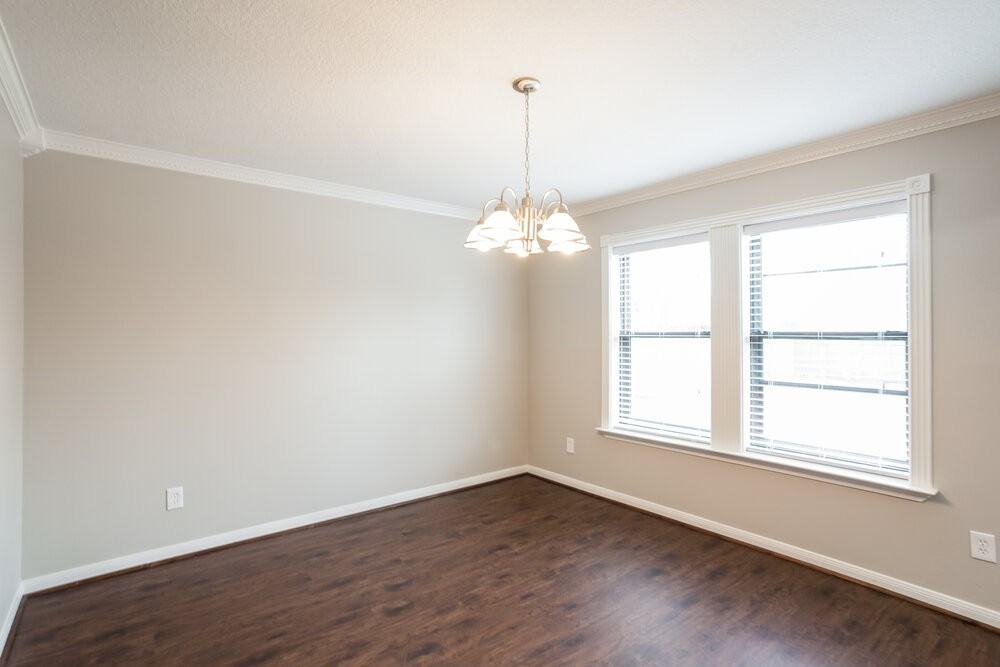 501 Hunters Ln - Photo 5 of 15