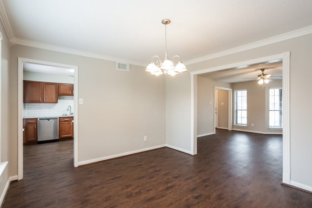 501 Hunters Ln - Photo 6 of 15