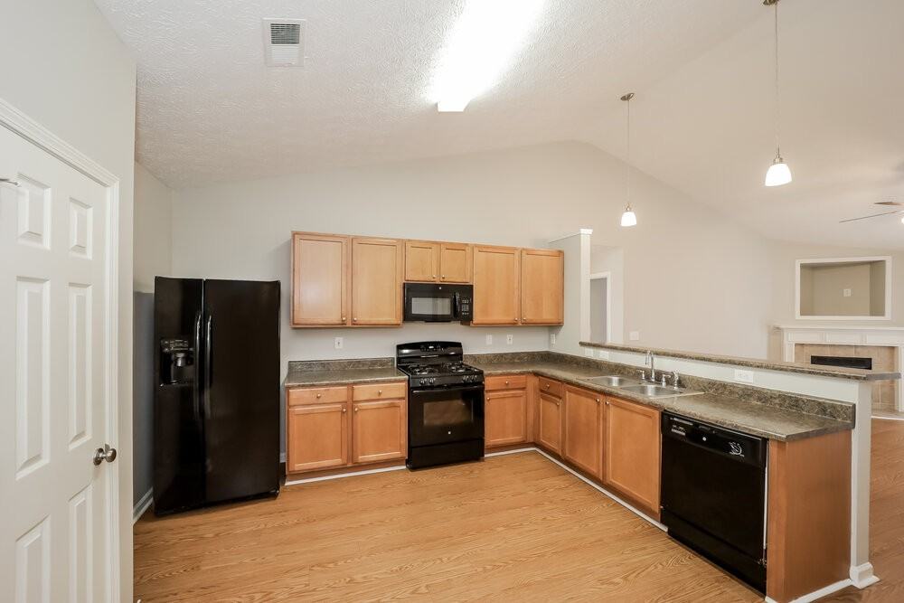 8416 Somerton Cir - Photo 6 of 16