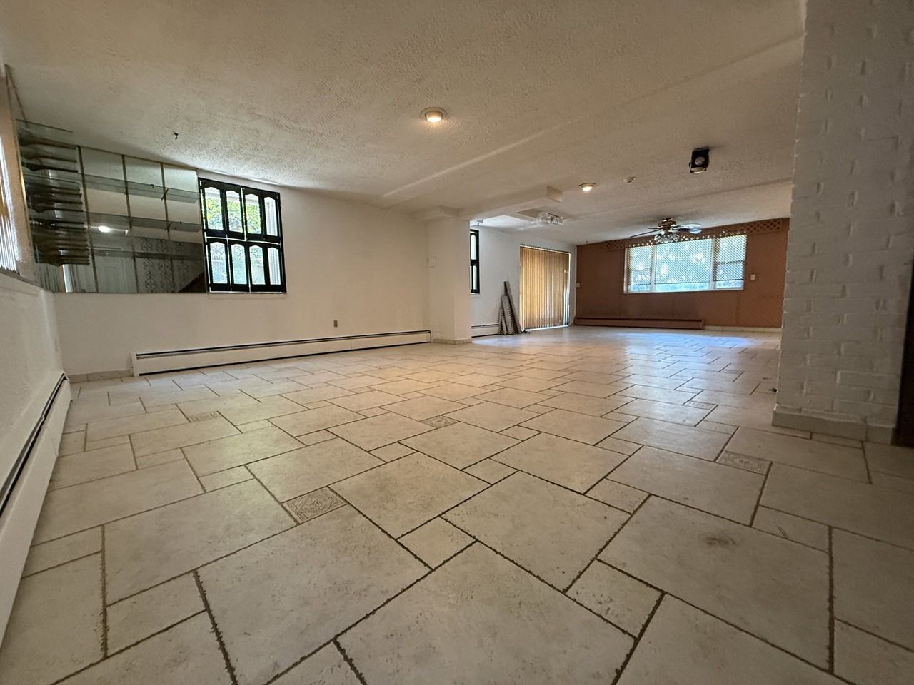 250 Maple St #G - Photo 5 of 8