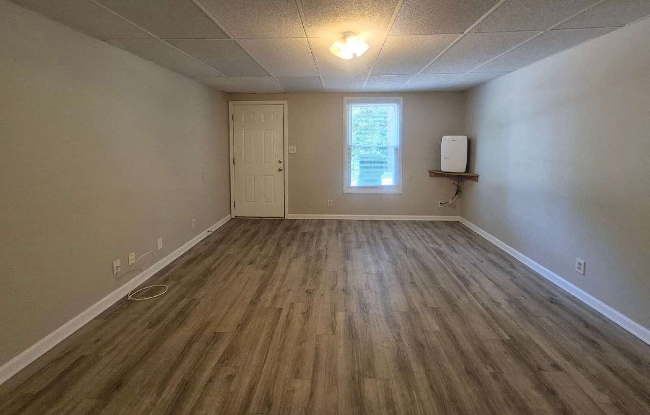 83 Lawn St Apt C - Photo 5 of 14