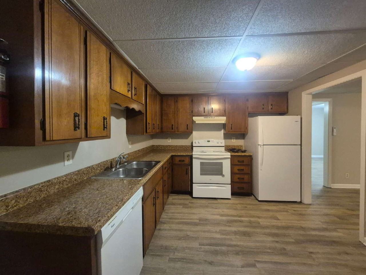 83 Lawn St Apt C - Photo 7 of 14