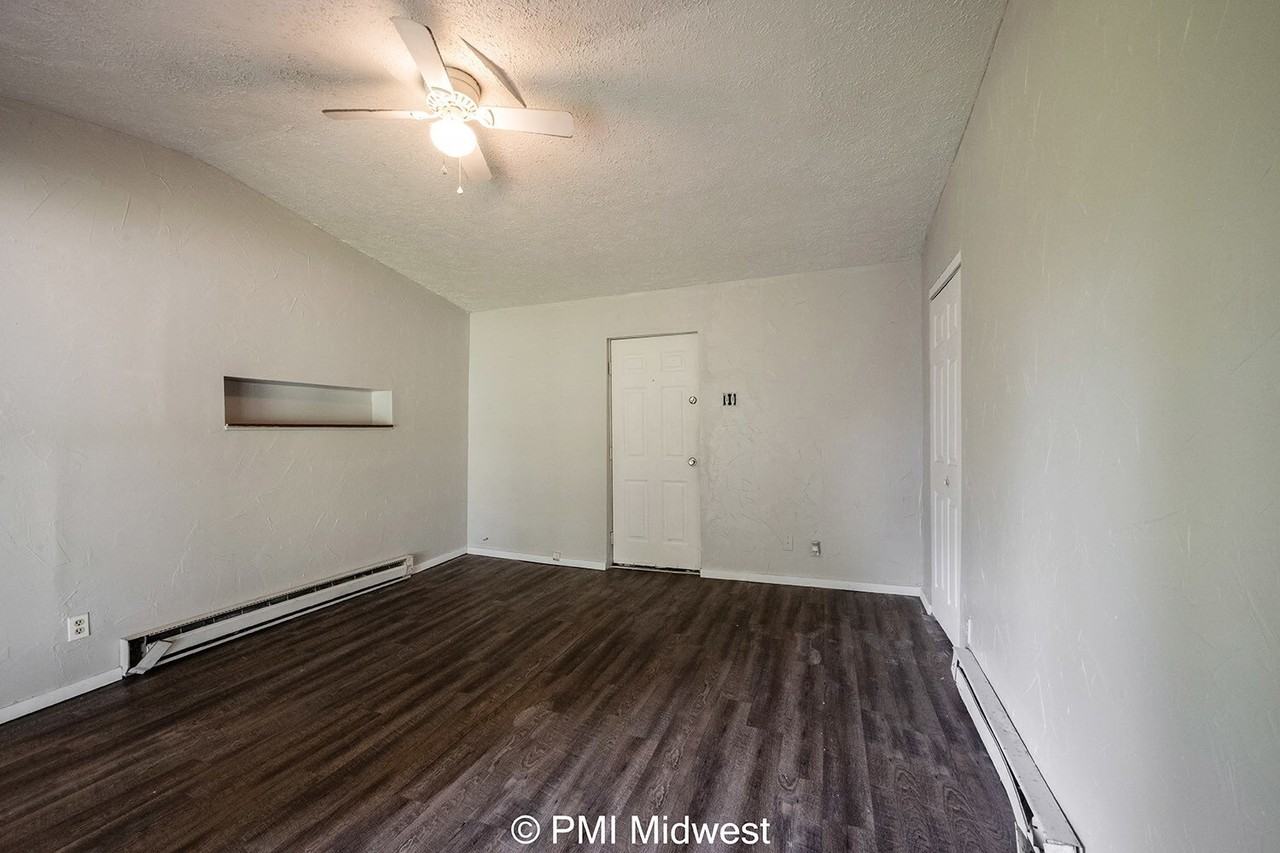 133 Pratt St Unit 1 - Photo 3 of 25