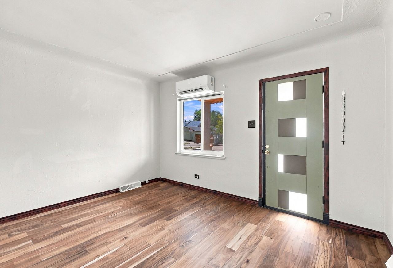 4018 Pecos St - Photo 5 of 32