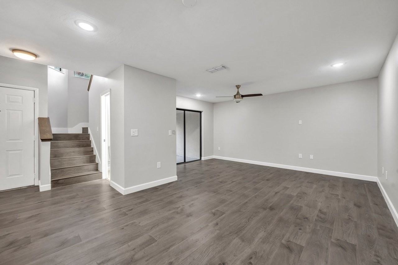 631 Olympic Dr - Photo 3 of 21