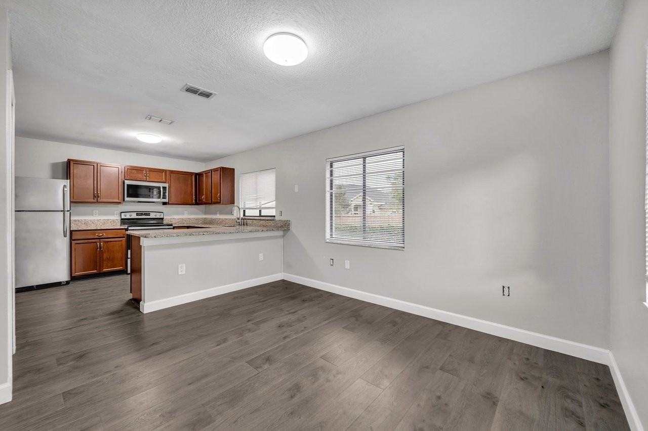 631 Olympic Dr - Photo 5 of 21
