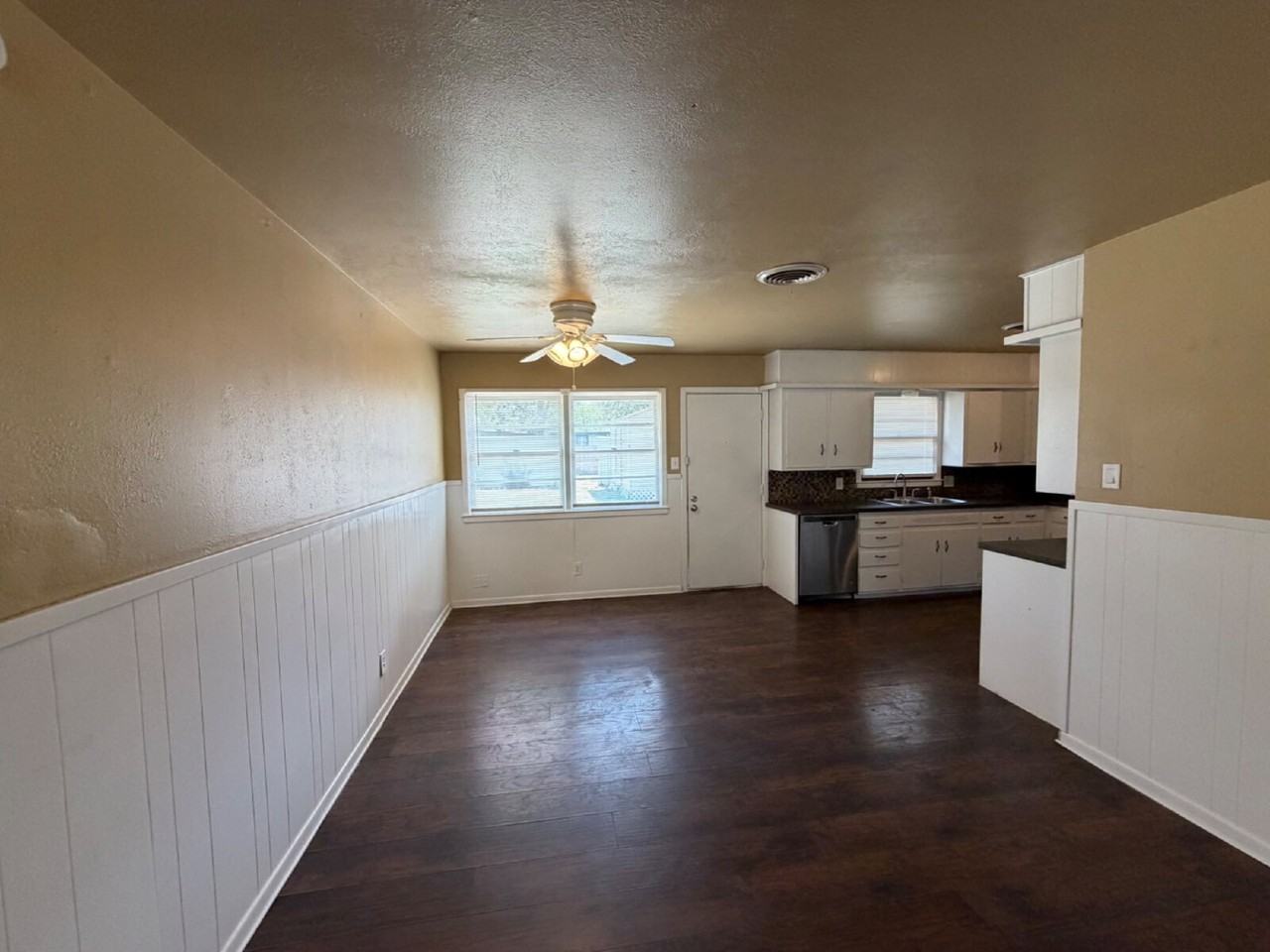 3809 25th St - Photo 3 of 10