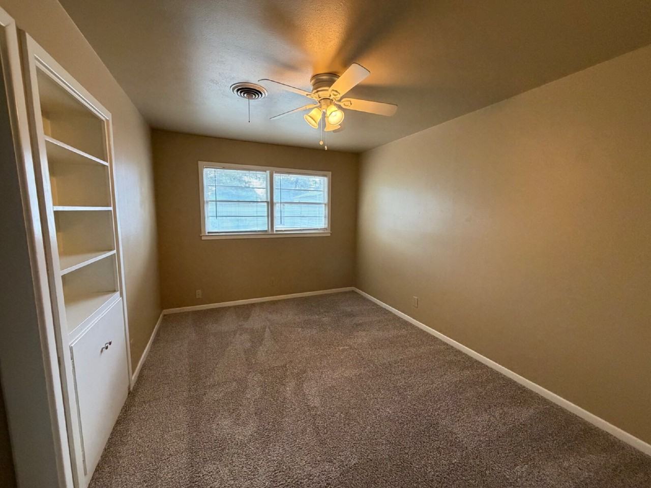 3809 25th St - Photo 6 of 10