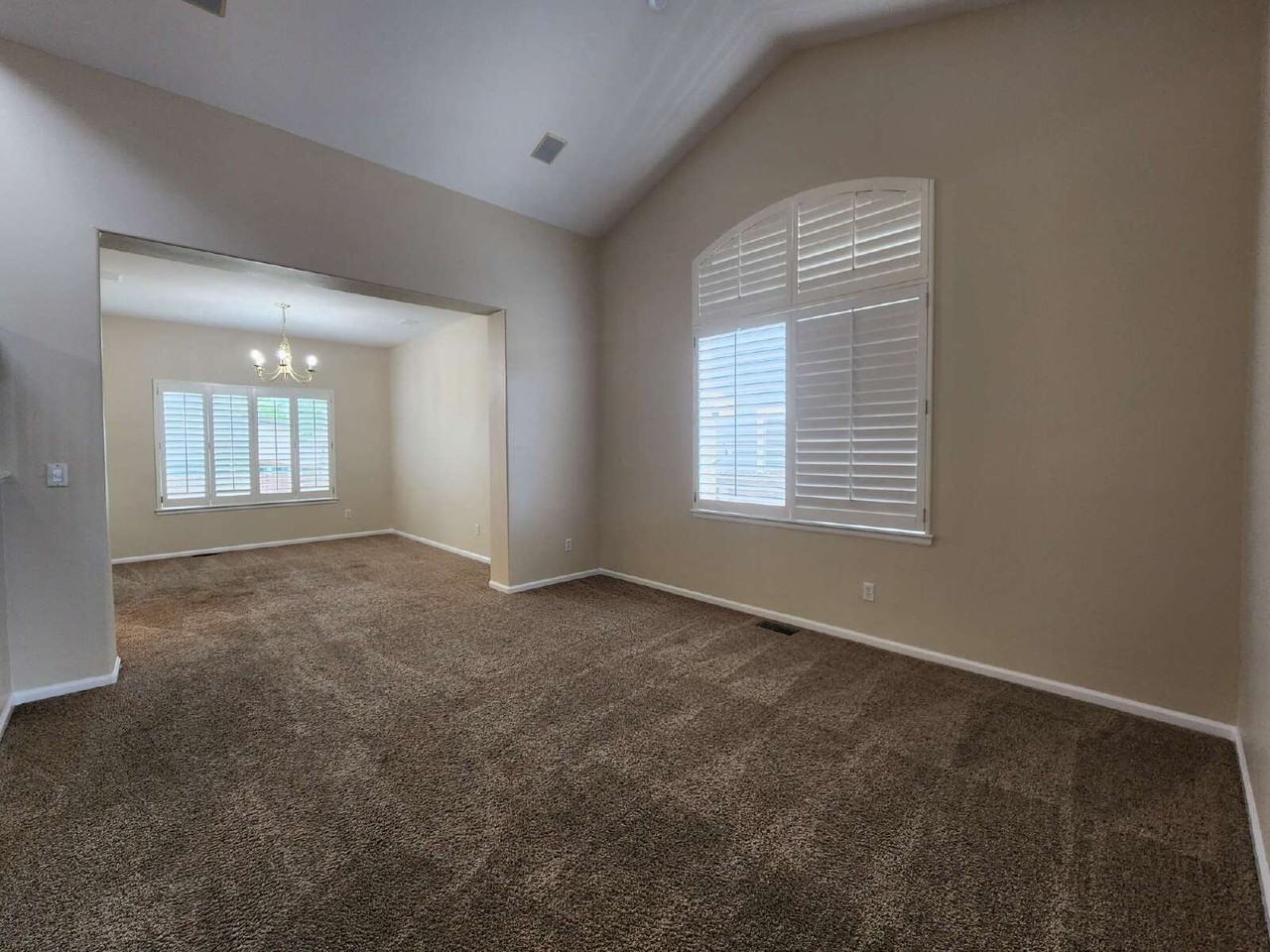 22359 E Lake Ln - Photo 5 of 45