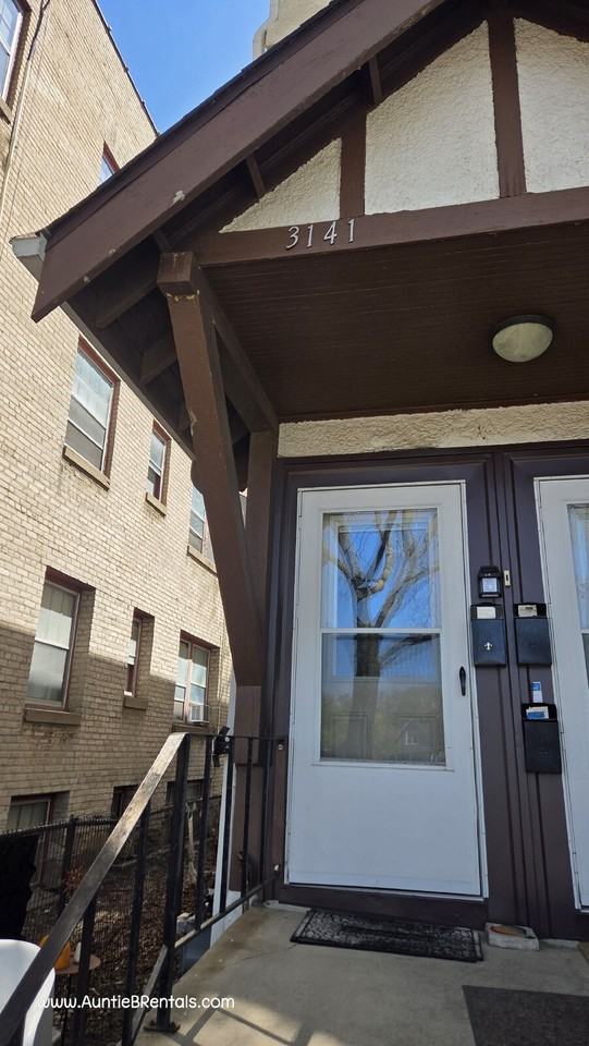 3141 Aldrich Ave S #3 - Photo 2 of 14