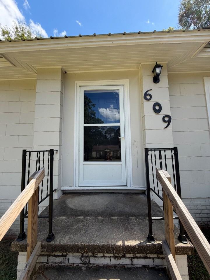 609 Belvedere Rd - Photo 2 of 25