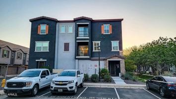 featured image of 2362 E Huntington Dr