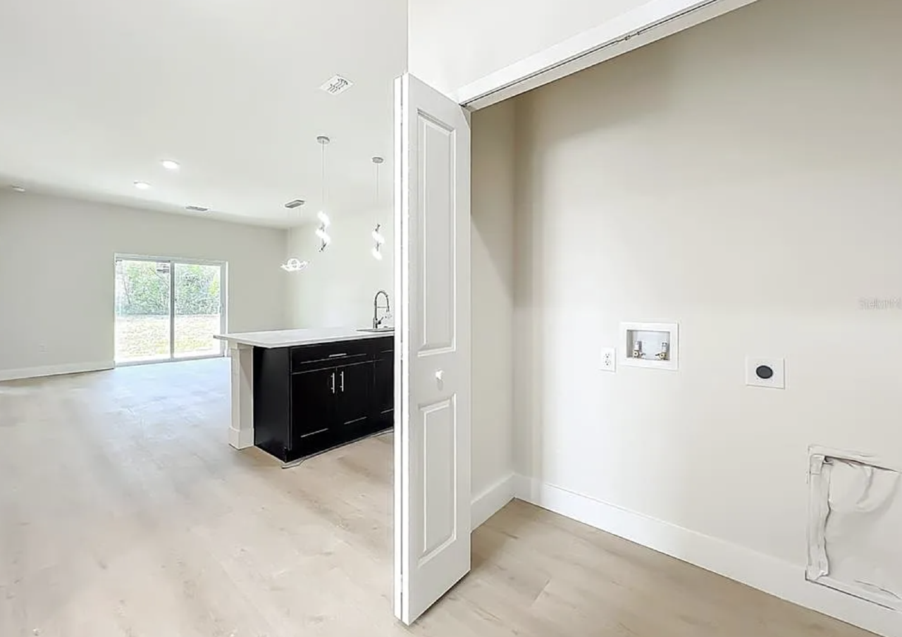 356 W 4th St - Photo 6 of 27