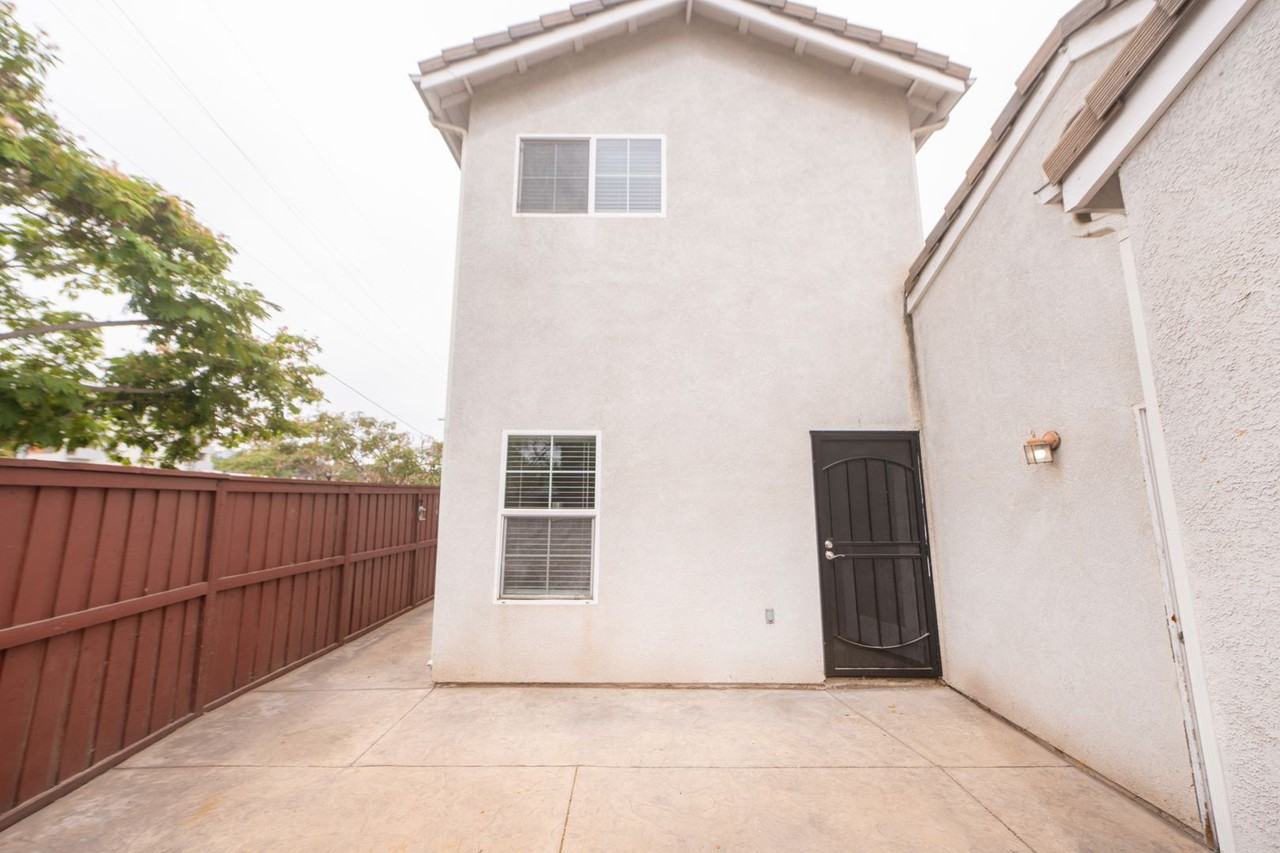 511 Stork St - Photo 2 of 41