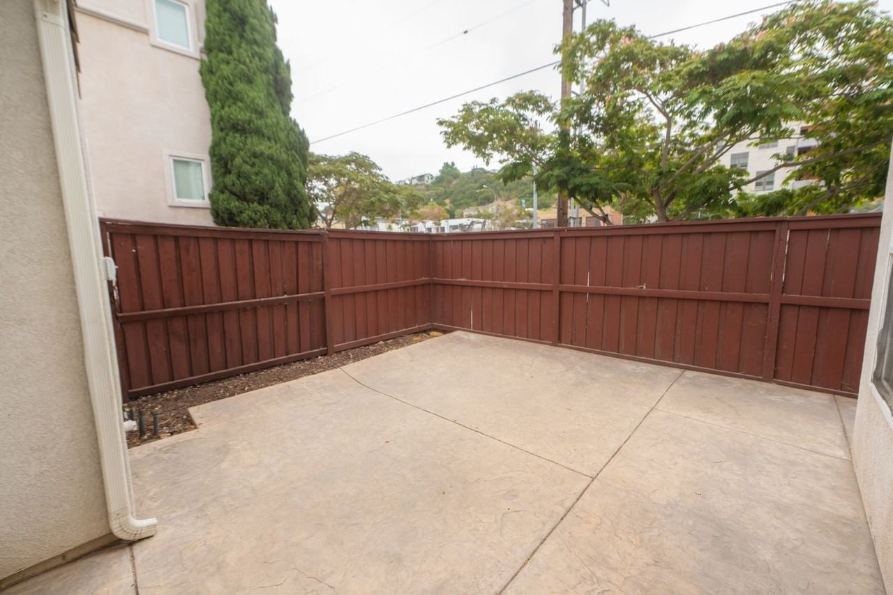 511 Stork St - Photo 3 of 41