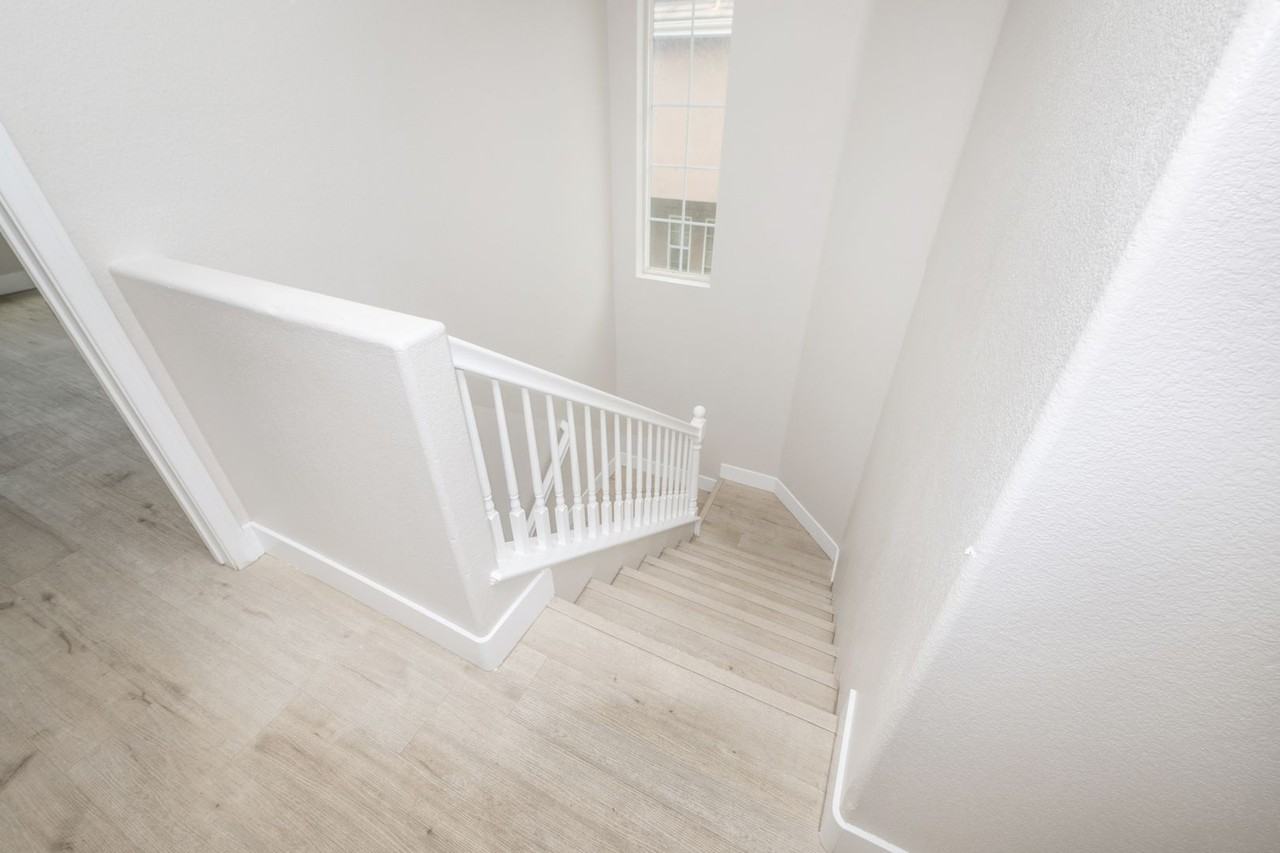 511 Stork St - Photo 5 of 41