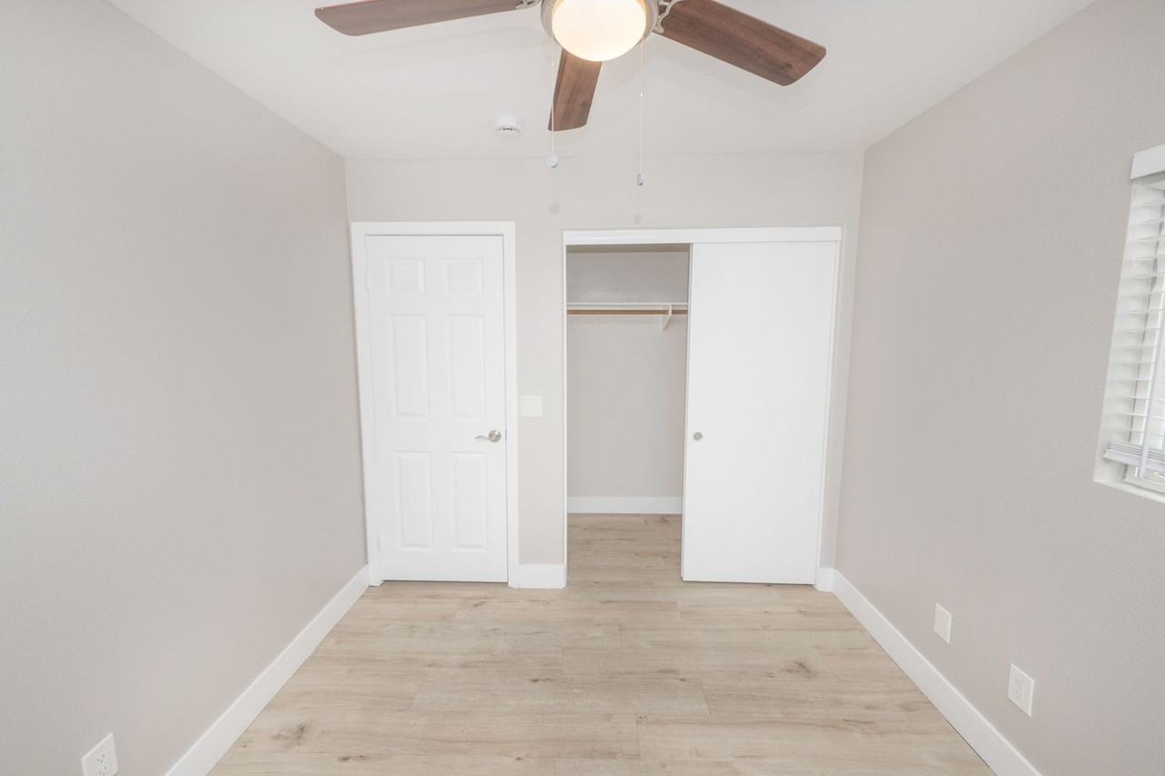511 Stork St - Photo 6 of 41