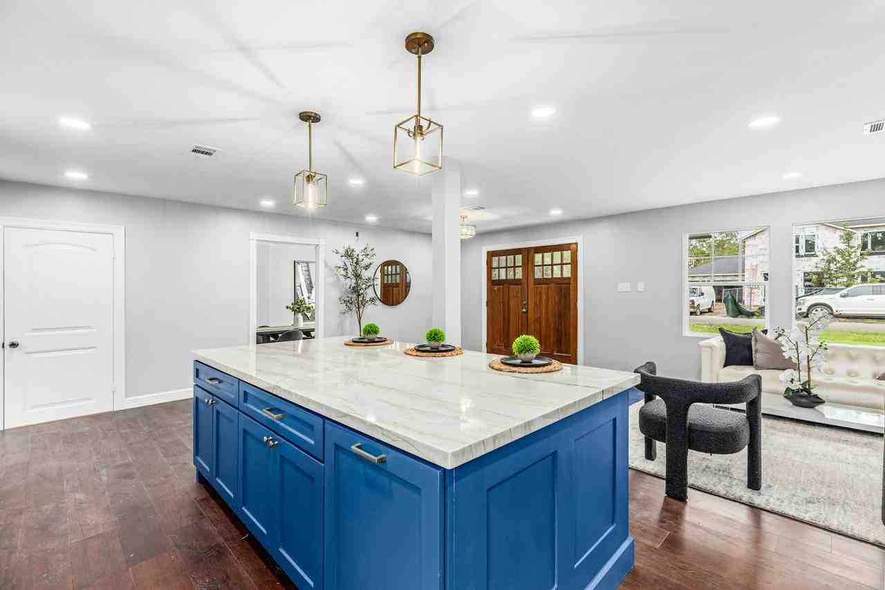 9313 Livernois Road - Photo 4 of 50