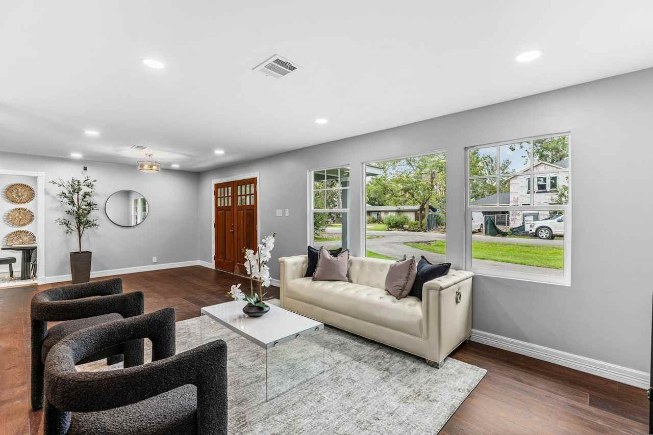 9313 Livernois Road - Photo 6 of 50