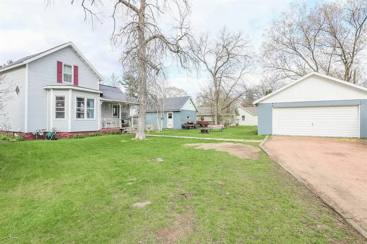 460 Spruce Street - Photo 4 of 12