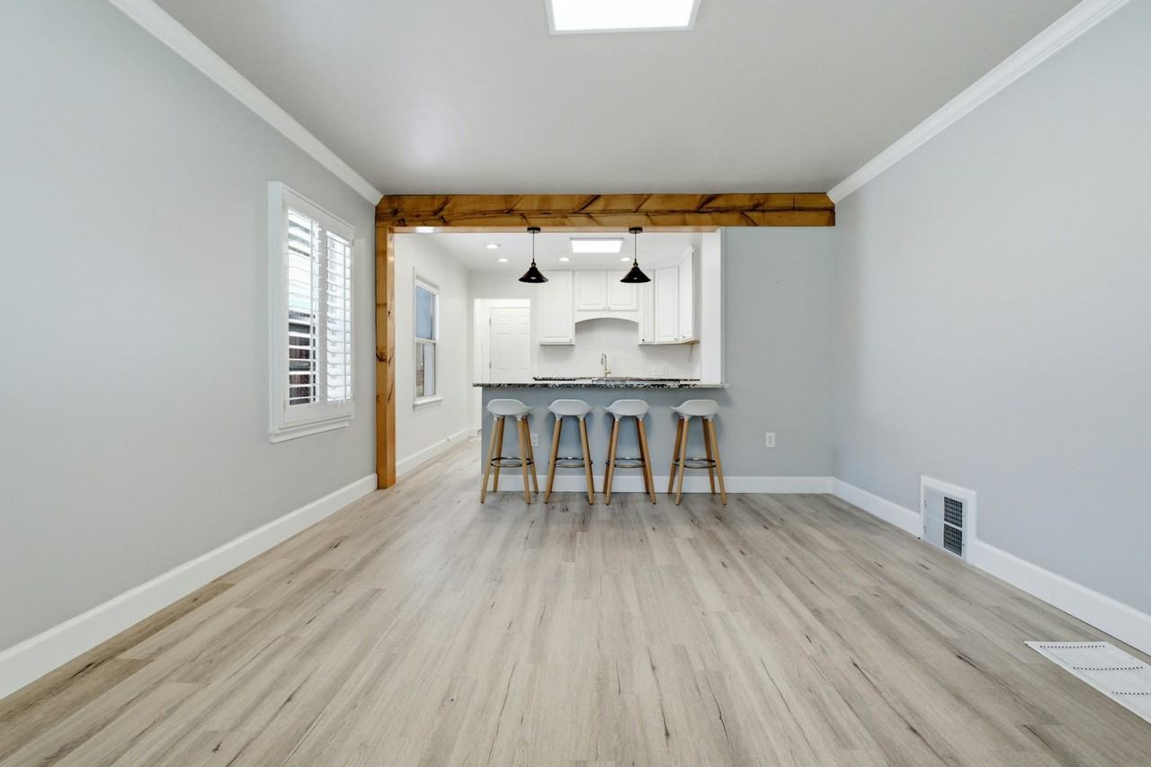 368 North Center Street - Photo 2 of 17