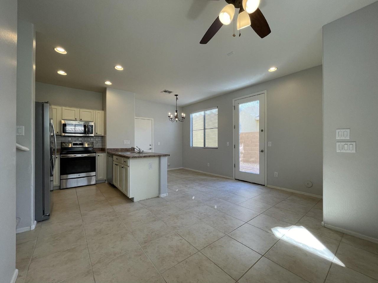 451 S Hawes Rd #77 - Photo 2 of 19