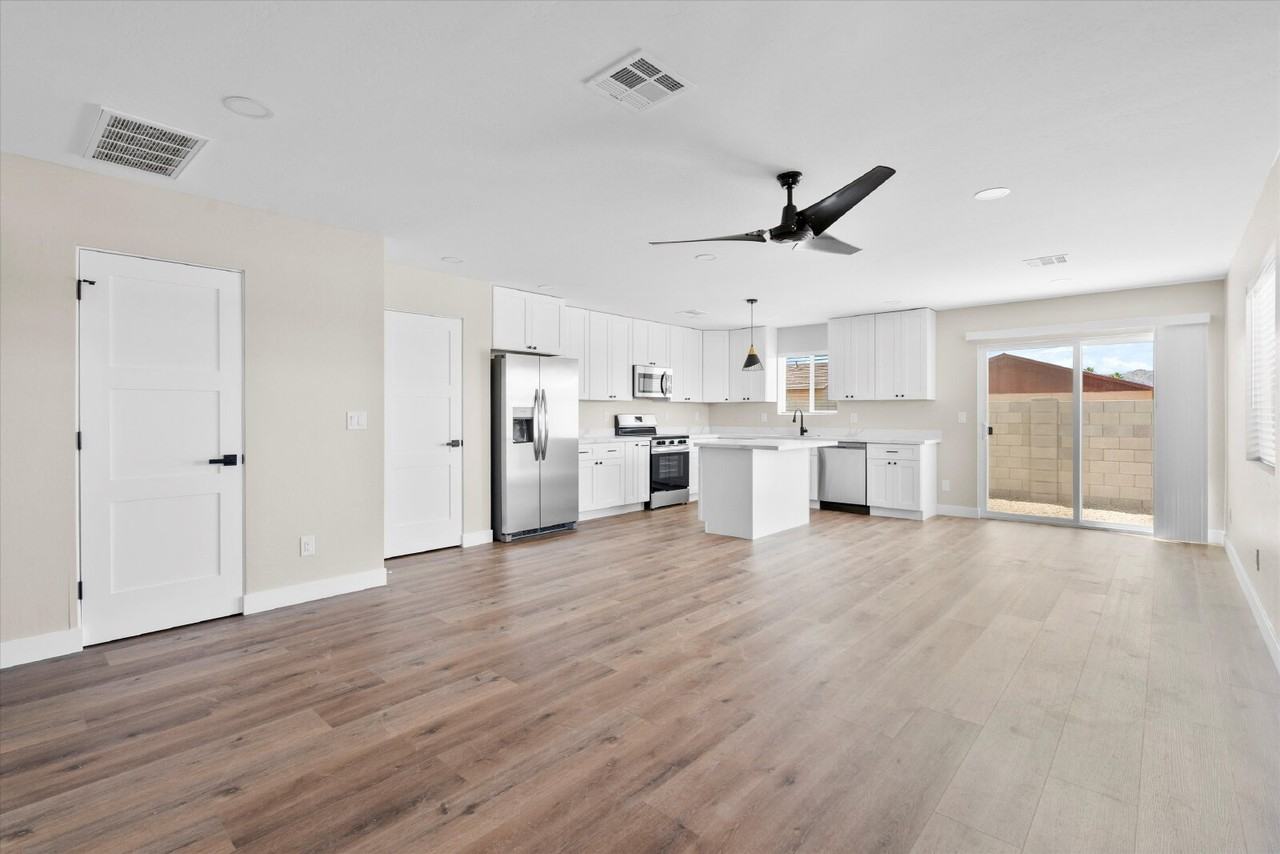 2551 E Broadway Rd #1 - Photo 2 of 25