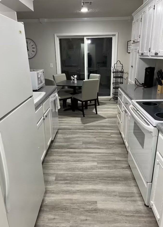 2916 Kathy Lane - Photo 3 of 11