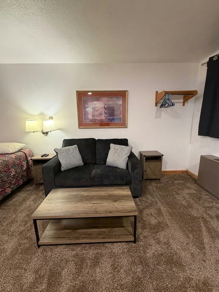 102 N Maple Ave, Unit 10 - Photo 2 of 10