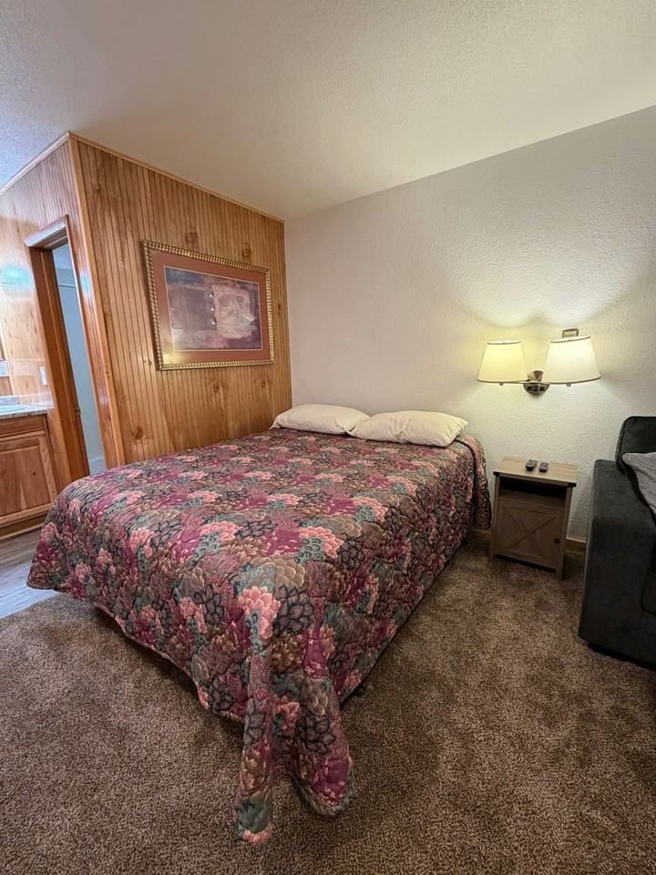 102 N Maple Ave, Unit 10 - Photo 3 of 10