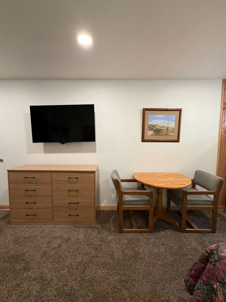 102 N Maple Ave, Unit 10 - Photo 5 of 10