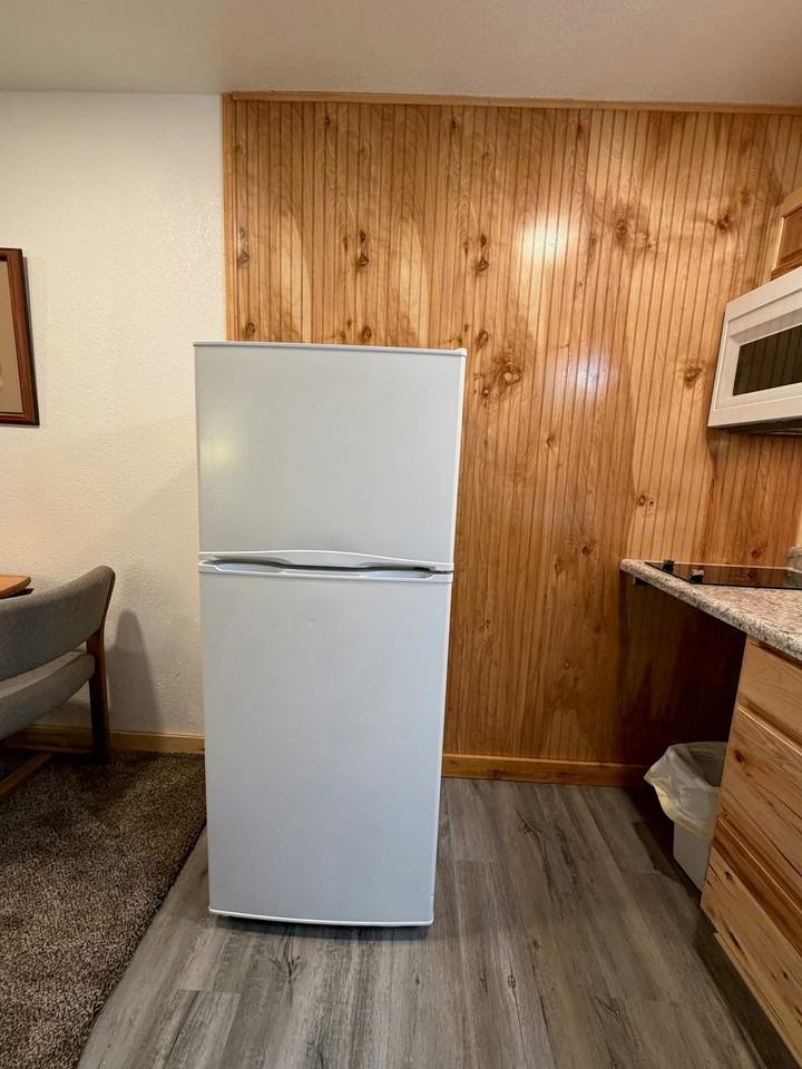 102 N Maple Ave, Unit 10 - Photo 7 of 10