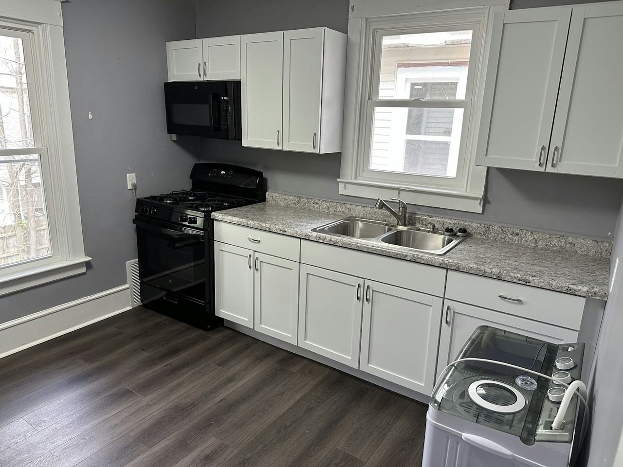 811 West Edwards Street, Unit 2 - Photo 4 of 8