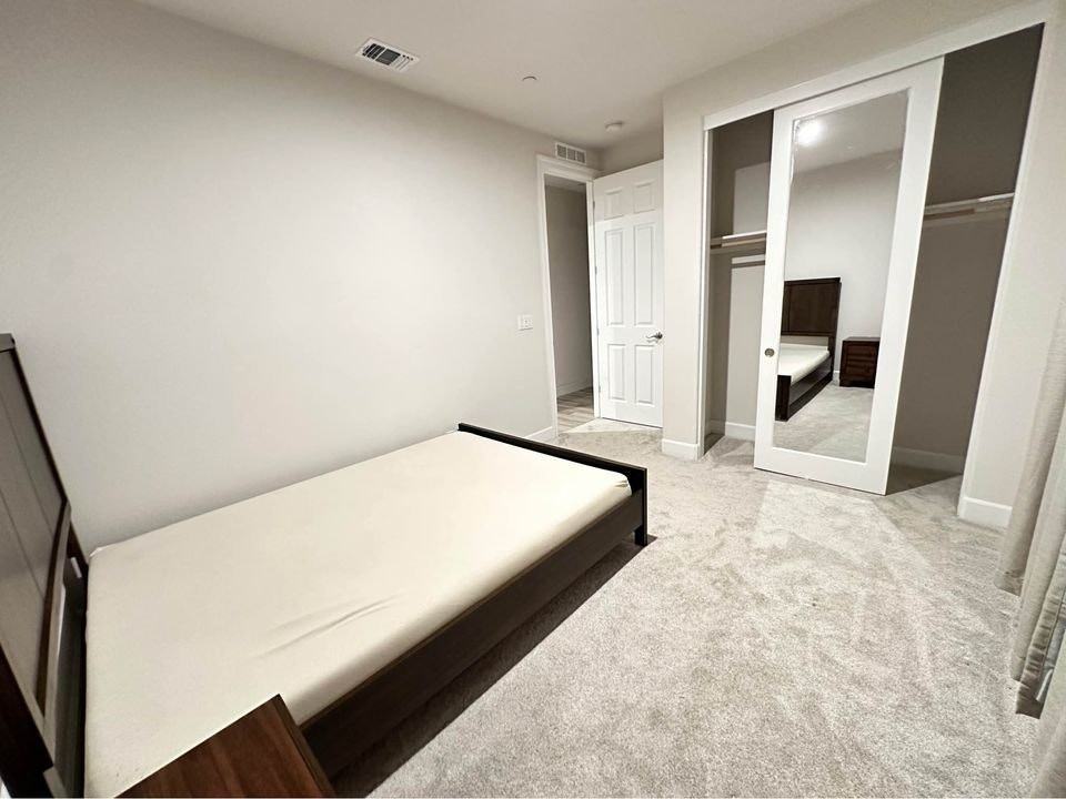 645 Belfonte St, Unit 3 - Photo 4 of 11