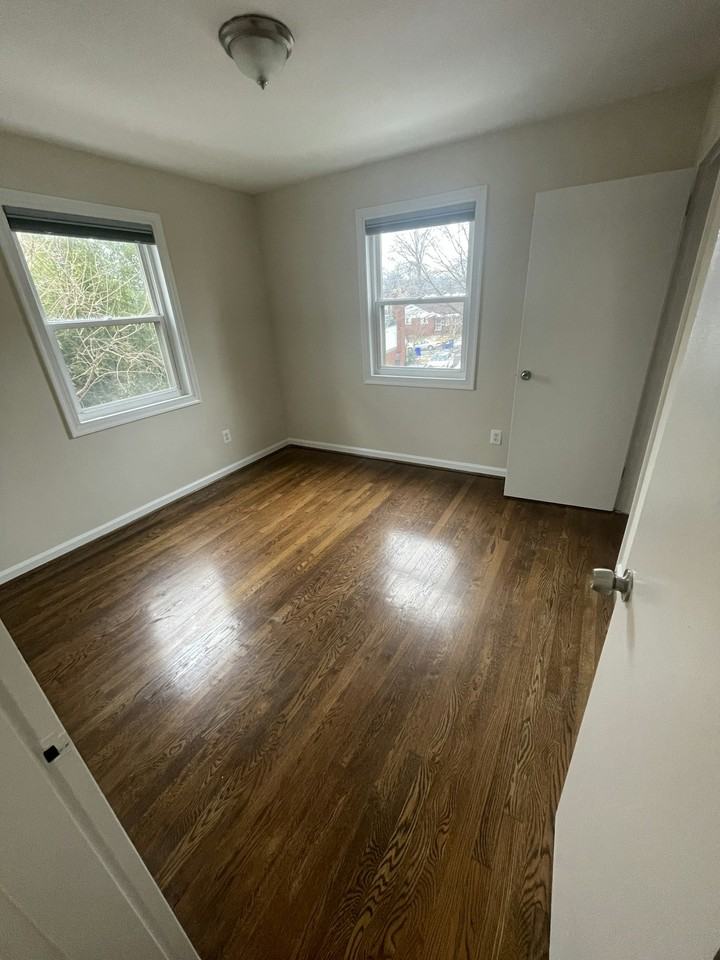 9422 Adelphi Road, Unit 1 - Photo 5 of 10