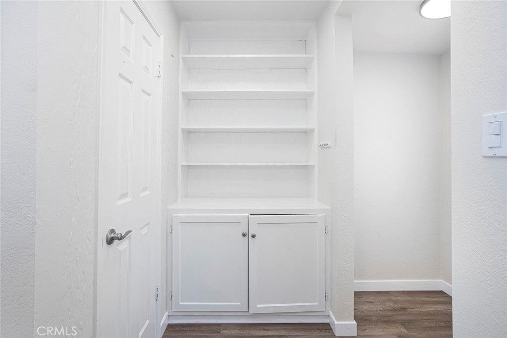7820 Lasaine Ave - Photo 3 of 15