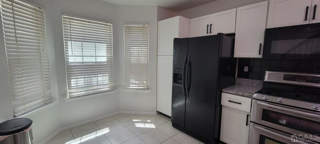 1408 Locust Ct - Photo 4 of 21