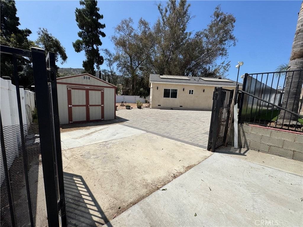 10054 Barling St - Photo 3 of 22